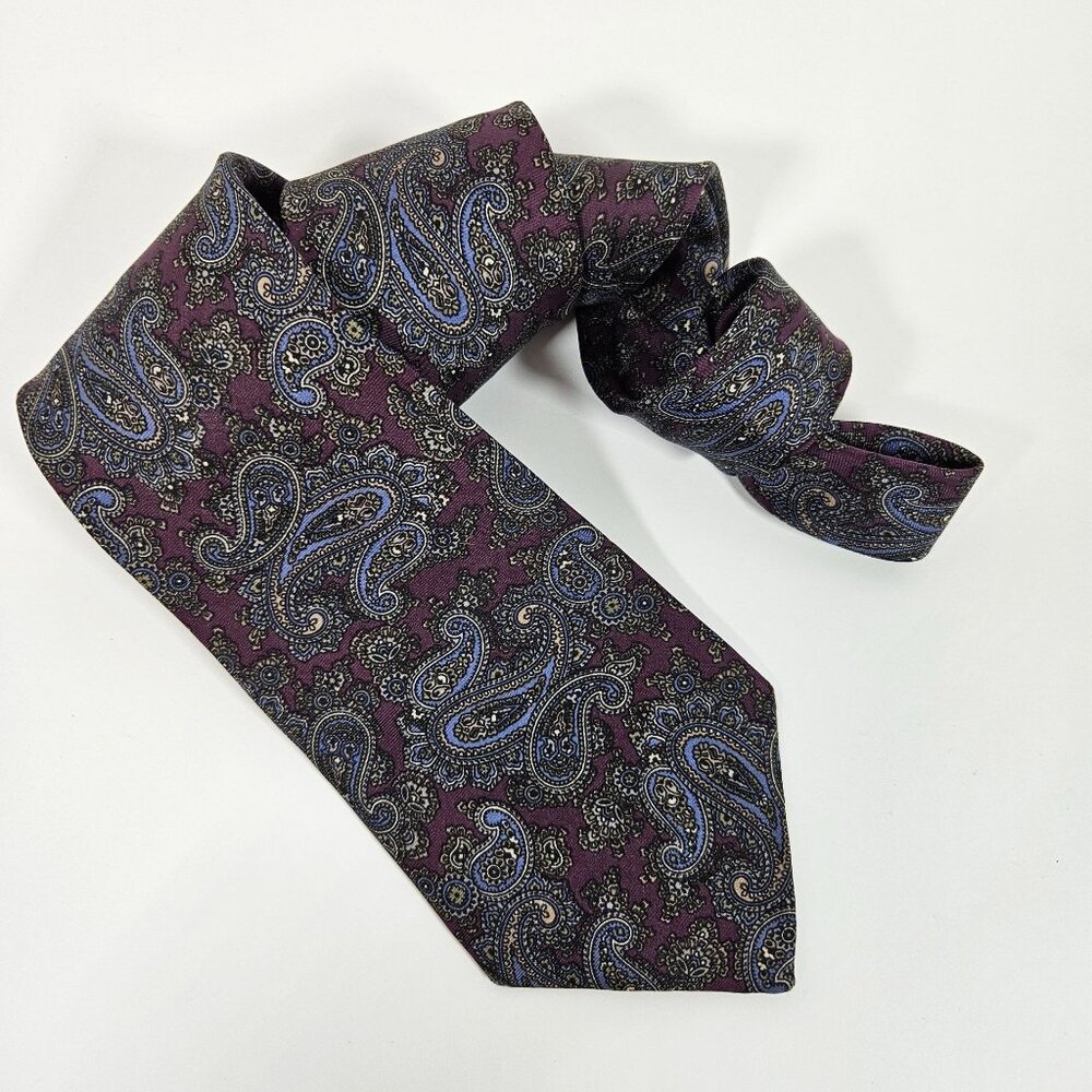 Neil Martin Paisley Mens Tie Italian Silk Made in‎ USA Necktie Dark Purple Blue
